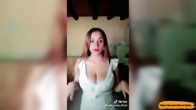 Годный тик-ток  милфа и ее огромная грудь