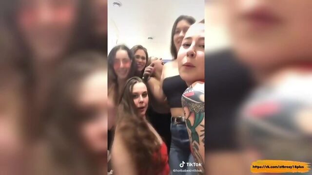 Голый тик-ток  пижамная туса