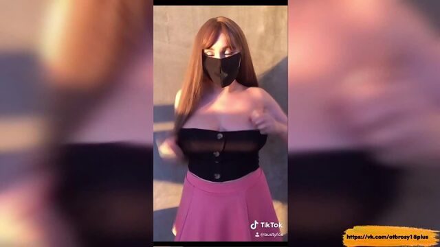 Голый тик-ток  сексуальаня девочка и ее грудь