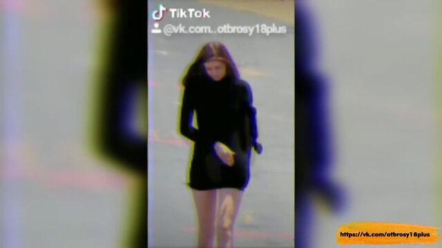 Голый тик-ток  разделась идя по улице