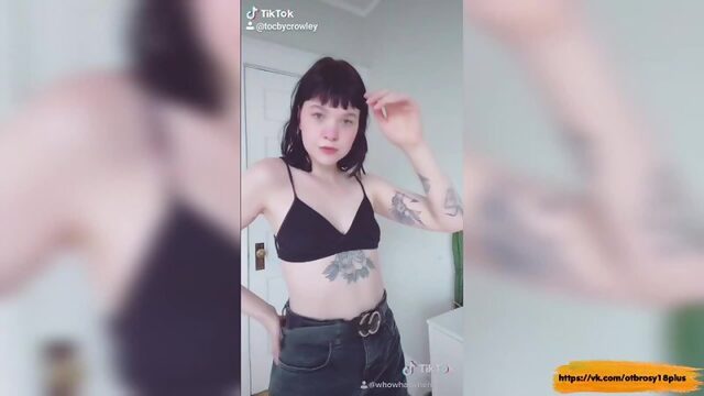 Голый тик-ток  постепенно разделась