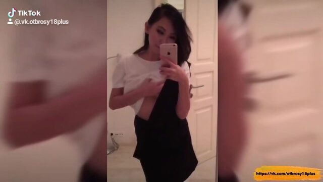 Голый тик-ток  показала сисечки