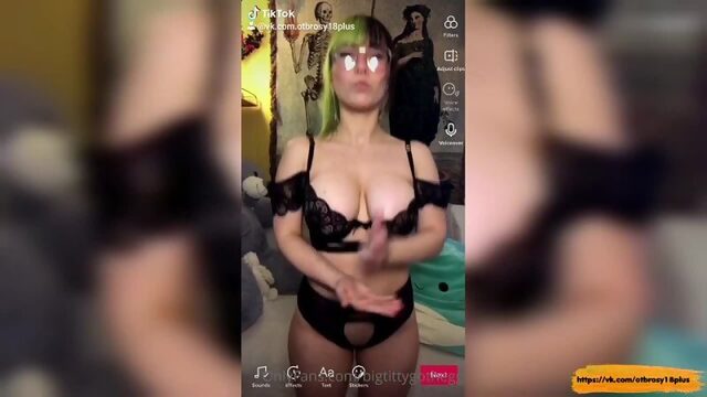 Голый тик-ток  топовая грудь и обстрел