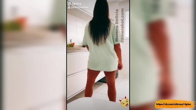 Голый тик-ток  тверк без трусов