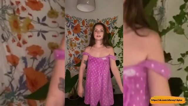 Голый тик-ток  оголилась и показала сексуальность