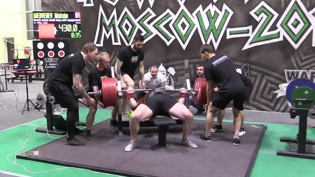 Медведев Максим жим лежа в трехпетельной софт экипировке 43 кг